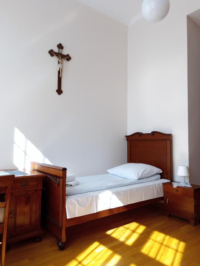 Dom Notre Dame Panzió Wrocław Kültér fotó